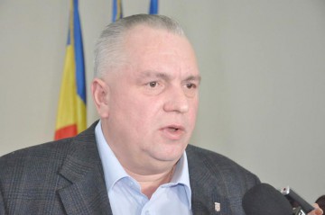 Constantinescu cere recuzarea procurorului care îi instrumentează dosarele